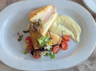 Varianta 2 - croque mounsieur cu sos demi glace