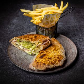 Sendvič sa pečenicom