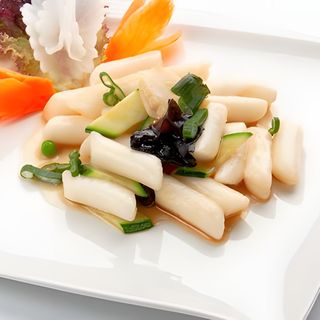 Gnocchi con verdure miste e uova
