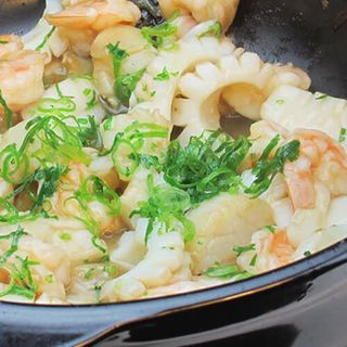 Cazuela Grande De Marisco A La Cantonesa