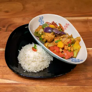 Pad Med Mamuang (pikantne)