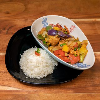 Pad Med Mamuang (pikantne)