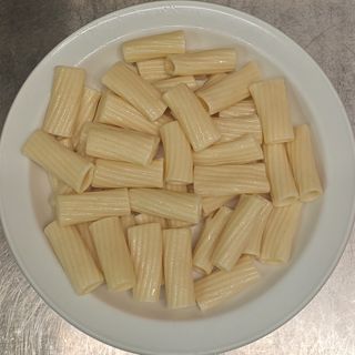 Rigatoni Blancos (Elegir Salsa)