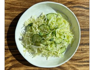 Салат з капусти та огірочком (180g)