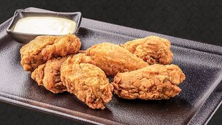 Панирани пилешки крилца (300г)