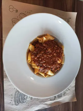 Fettuccine Con Salsa Boloñesa