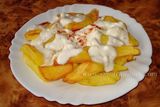 Пържени картофи със сос (250г)