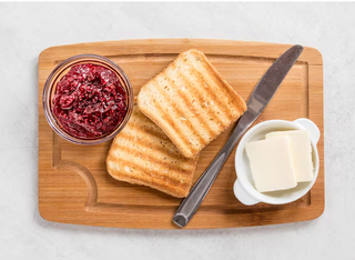 Tostada con mermelada y mantequilla
