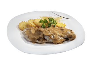 Свински карета на барбекю с гъбен сос и домашни картофки (340г)