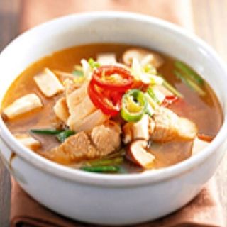 Sopa de Pollo con Maíz 