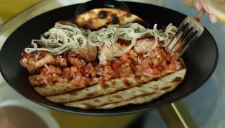 Шашлик із свинячого ошийка з соусом барбекю (270гр)