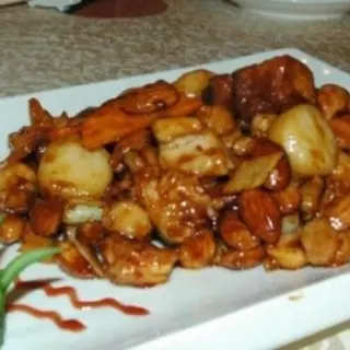 Pollo Con Almendras 