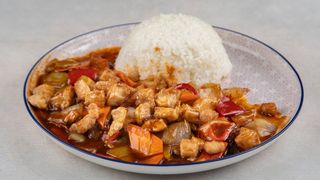 38. Rice with spicy chicken  辣子鸡盖饭
