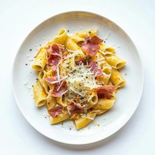Pici speck e zafferano mantecati al pecorino