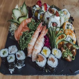 Variado sushi (para 2 personas)
