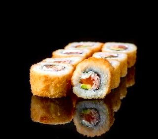 610. FUTOMAKI FRITO SALMÓN （8pzs.)
