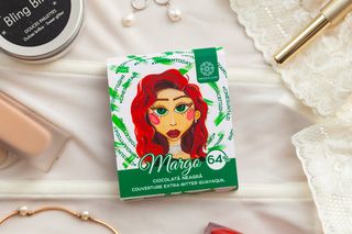 Ciocolata neagra 54% cu sare de mare si vin roșu