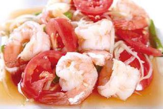 Insalata thailandese di gamberi