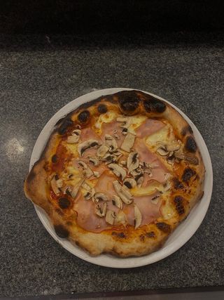 Pizza Capricciosa