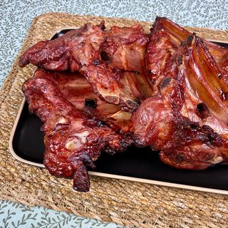 Menú de costillas clásicas al carbón