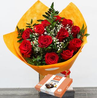 REINA BOMBON(12 Rosas & Bombones) 12,30