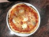 Pizza classica italiana singola quattro formaggi