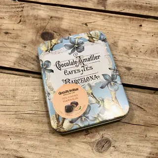 BOMBONES con forma de FLOR. Chocolate 70% cacao y naranja