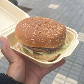 Plato Combinado De Hamburguesa De Pollo