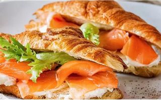 Mini Croissant De Salmón Y Mixtos (12 Uds.)