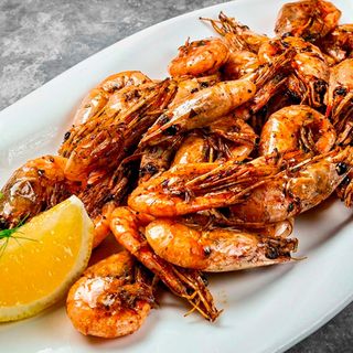 Жареные креветки в панцире (150г)