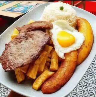 Bistec A Lo Pobre