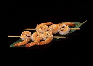 296 Ebi kushi yaki spiedini di gamberi