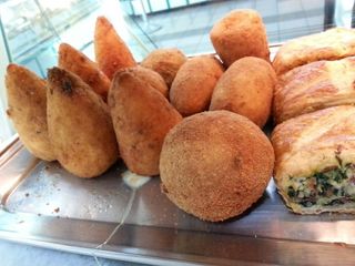 Arancini pesto e melanzane