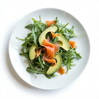 Ensalada De Aguacate Con Salmón Ahumado Y Rúcula