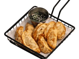 Pierożki Gyoza z Warzywami (8 szt.)