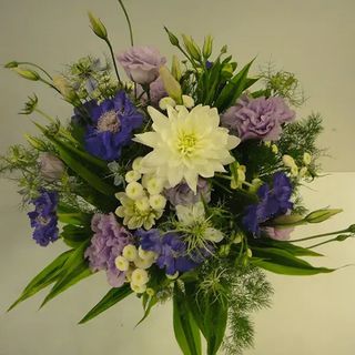 Bukiet z lawendową eustomą