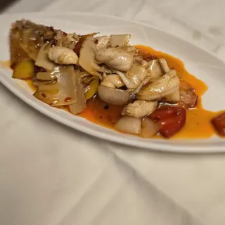 65 Fette di sogliola con verdure in salsa piccante
