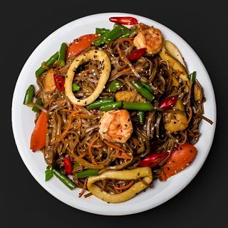 Wok Соба з морепродуктами