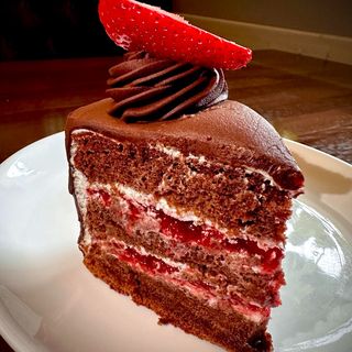 Полунично-шоколадний пломбір (150 г)