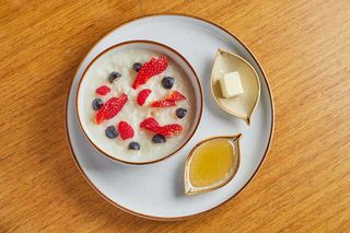 Каша с ягодами