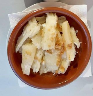 Yuca con mojo o Yuca frita (ración)