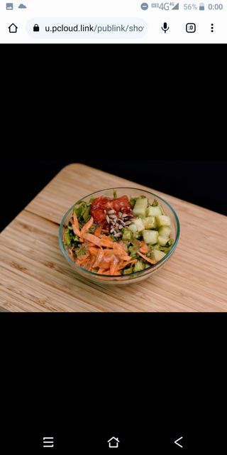 Зелена салатка със специален дресинг - 200 гр