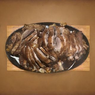 111. Патешко върху метална плоча (600г)