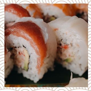 Rainbow Roll (8 Pzs.)