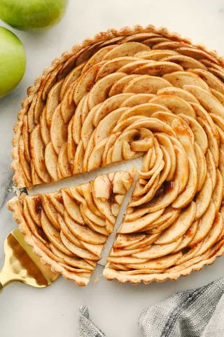 Vegan apple tart