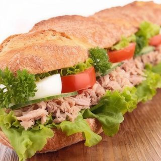 Bocadillo De Athun Chamali