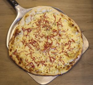 Pizza Carbonara 33 Cm.