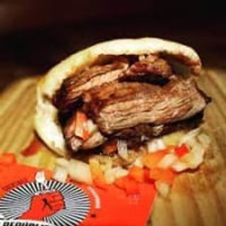 Arepa de Entraña con Chimichurri