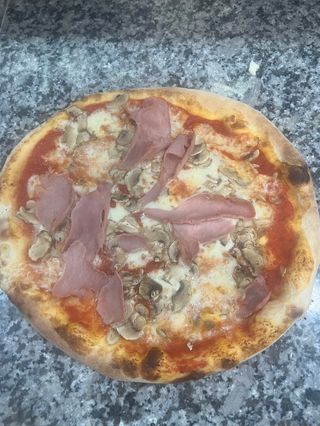 Prosciutto e funghi