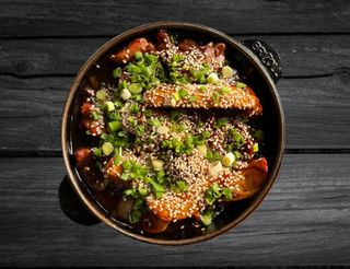 Сковорідка куряча печінка в соусі теріякі